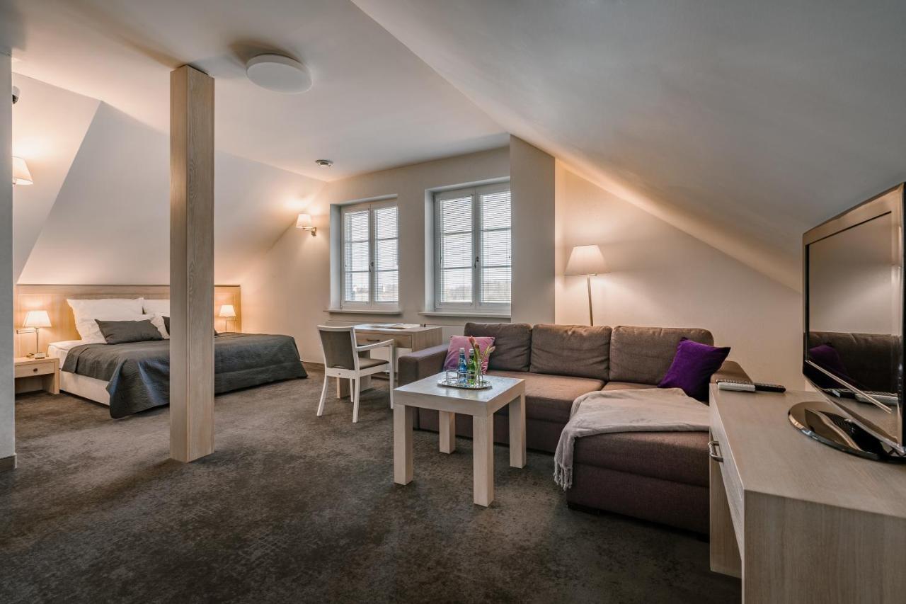 Hotel&Spa Dwor Droblin Leśna Podlaska エクステリア 写真