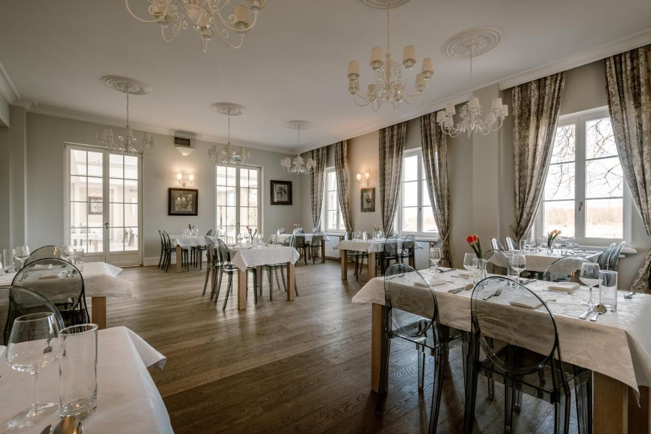 Hotel&Spa Dwor Droblin Leśna Podlaska エクステリア 写真