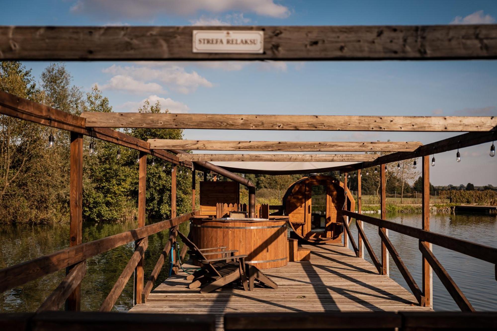 Hotel&Spa Dwor Droblin Leśna Podlaska エクステリア 写真