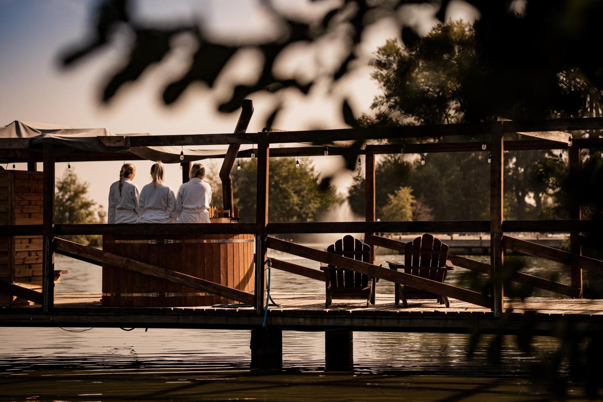 Hotel&Spa Dwor Droblin Leśna Podlaska エクステリア 写真
