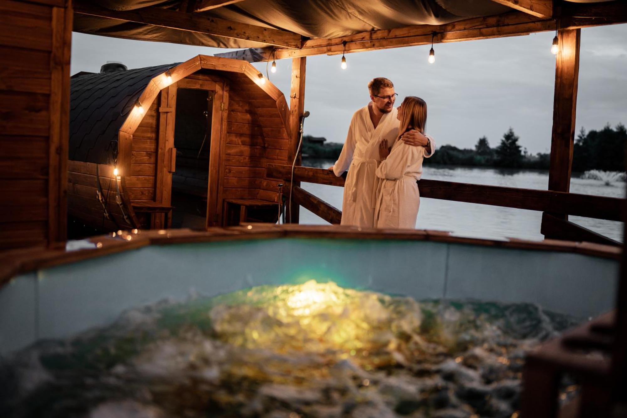 Hotel&Spa Dwor Droblin Leśna Podlaska エクステリア 写真