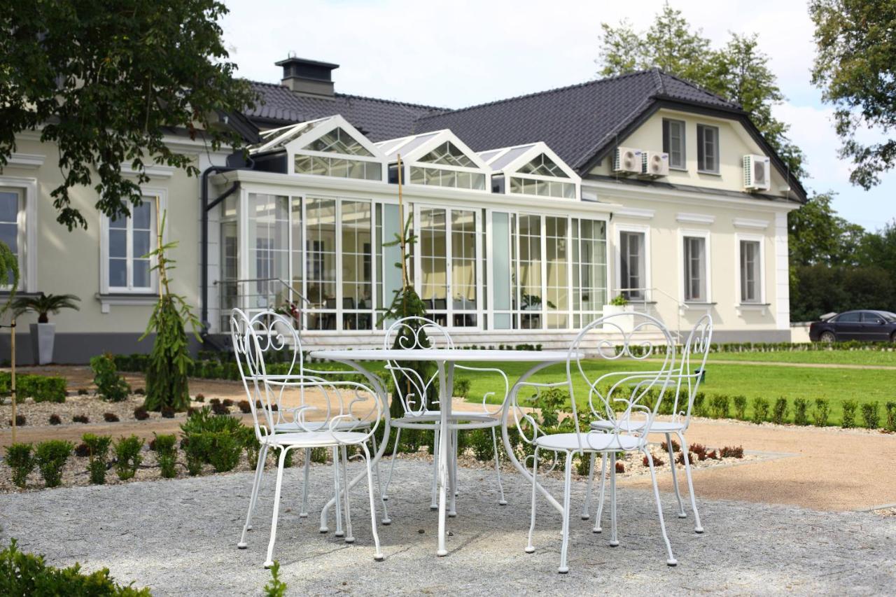 Hotel&Spa Dwor Droblin Leśna Podlaska エクステリア 写真