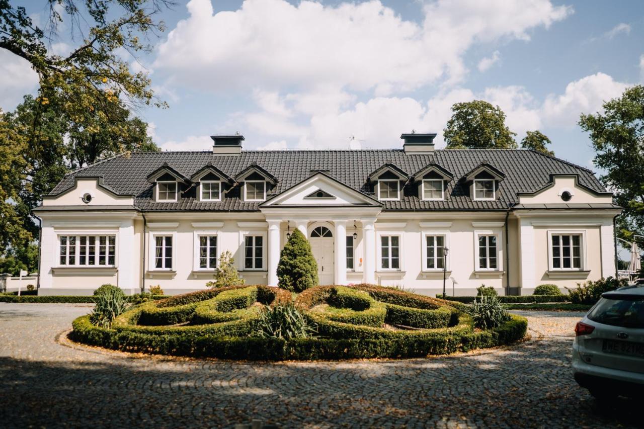 Hotel&Spa Dwor Droblin Leśna Podlaska エクステリア 写真